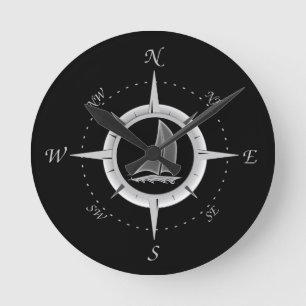 Segelboot und Kompassrose Runde Wanduhr