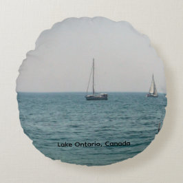 Segelboote auf dem Ontariosee Rundes Kissen