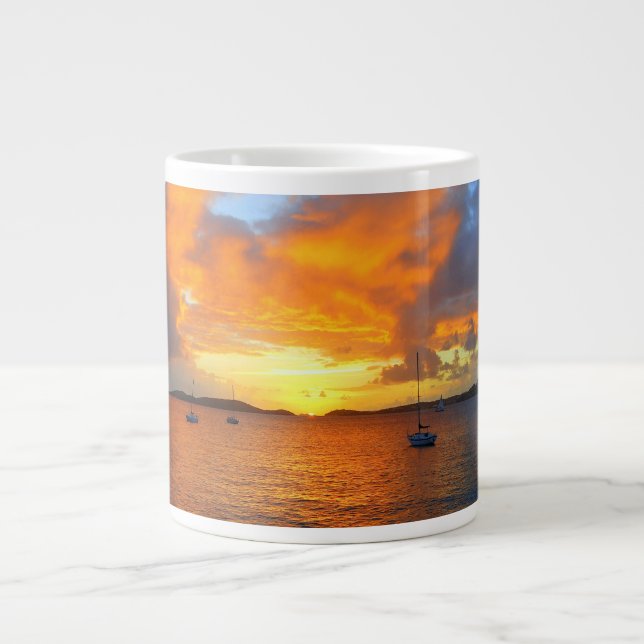 Segelboote bei Golden Sunset Tasse (Vorderseite)