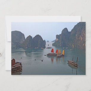 Segelboote in Ha Long Bay - Vietnam, Asien Einladung