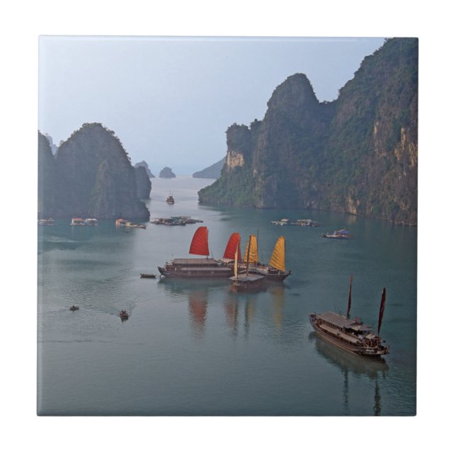 Segelboote in Ha Long Bay - Vietnam, Asien Fliese (Vorderseite)