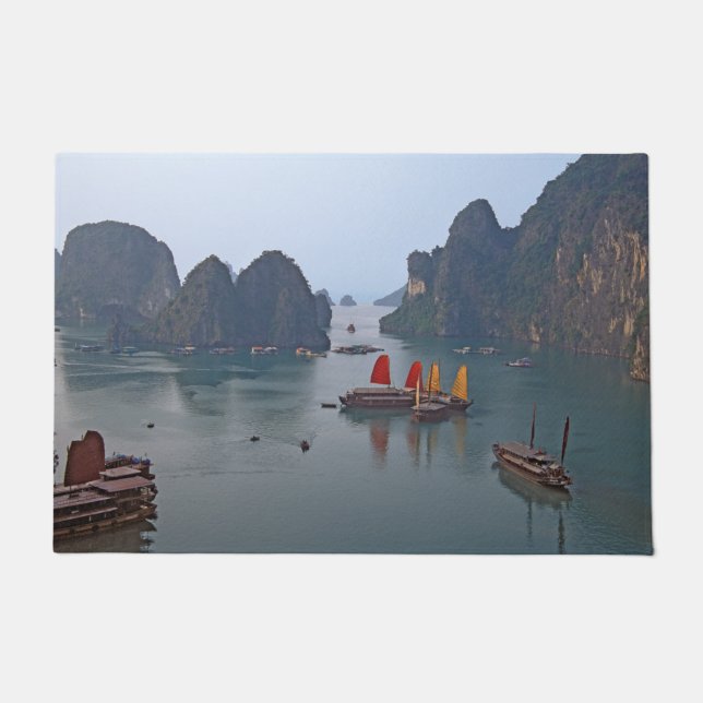 Segelboote in Ha Long Bay - Vietnam, Asien Fußmatte (Vorderseite)