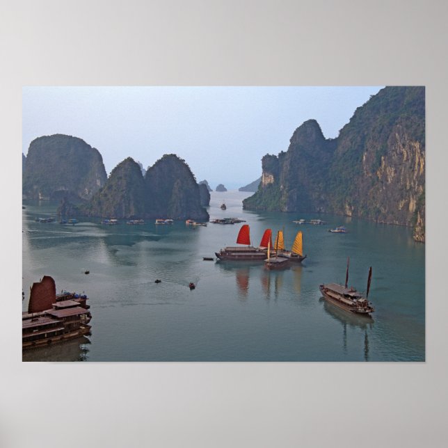 Segelboote in Ha Long Bay - Vietnam, Asien Poster (Vorne)