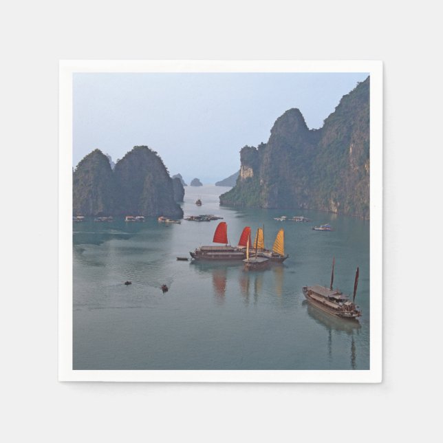 Segelboote in Ha Long Bay - Vietnam, Asien Serviette (Vorderseite)