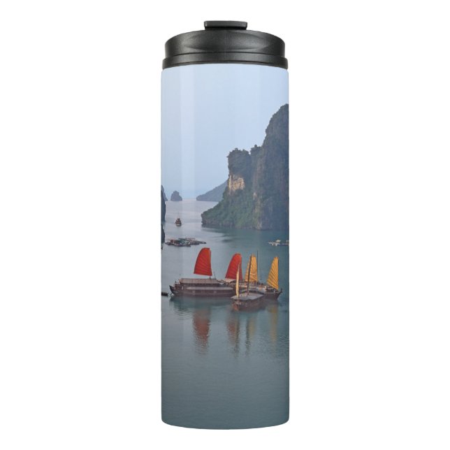 Segelboote in Ha Long Bay - Vietnam, Asien Thermosbecher (Vorderseite)