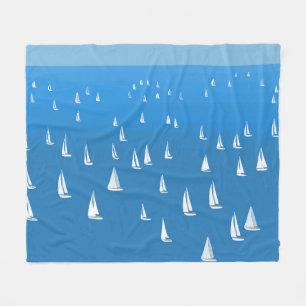 Segelboote in tiefblauem Meer - Regatta Sailboote Fleecedecke