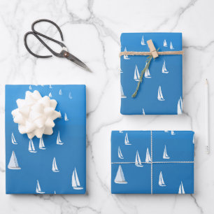 Segelboote in tiefblauem Meer - Regatta Sailboote Geschenkpapier Set