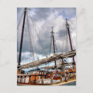 Segelboote werden im Hafen von West Key angedockt Postkarte