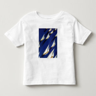 SegelbootRegatta durch Ski-Schweißung Kleinkind T-shirt