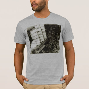 Segeln durch die Unkräuter T-Shirt