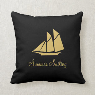Segeln im Sommer auf goldener Yacht Kissen