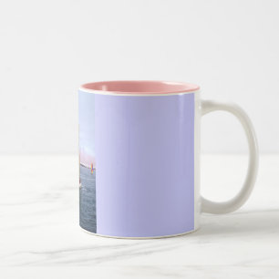 SEGELN IN GUERNSEY ZWEIFARBIGE TASSE