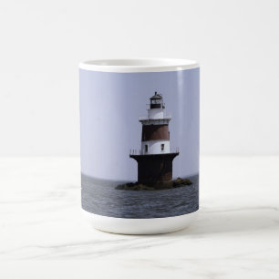Segeln mit der Tasse des Leuchtturms von Peck