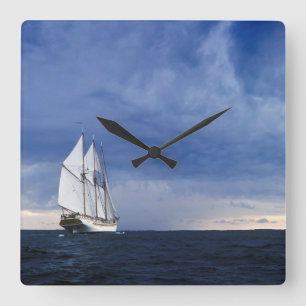 Segelschiff auf der Ostsee Quadratische Wanduhr