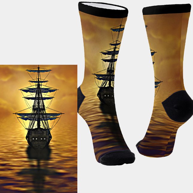 Segelschiff Sunset Seas & Orange Sky Socks Socken (Von Creator hochgeladen)