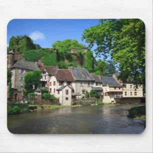 Segur-Le-Chateau in Frankreich mousepad