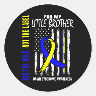 Sehen Sie das Able Not Label Down Syndrom Little B Runder Aufkleber