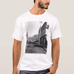 Sehen Sie das Schauen Nord auf Broadway-Straße, T-Shirt