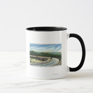 Sehen Sie eine ausgedehnte Kurve des Tasse