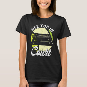 Sehen Sie sich vor Gericht an, indem Sie Vintage B T-Shirt