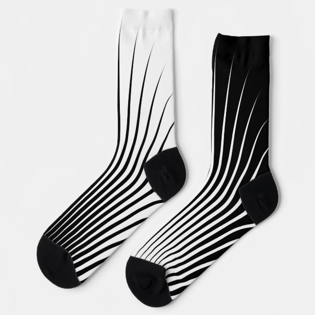 Sehr einzigartiges Muster aus Weiß und Schwarz Socken (Linkes Detail)