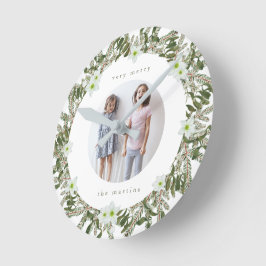 Sehr frohe Kiefer und blumige Winterkränze Weihnac Runde Wanduhr