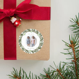 Sehr frohe Kiefer und blumige Winterkränze Weihnac Runder Aufkleber