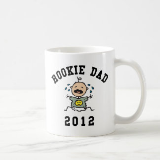 Sehr lustige neue T - Shirts des Rookie-Vater-2012 Tasse