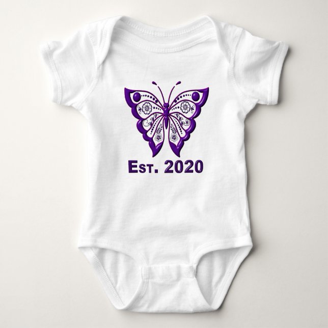 Sehr Niedlich "Est. 2020 Lila Schmetterling" Baby Strampler (Vorderseite)