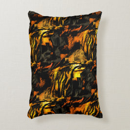 Sehr rustikal verbrannt goldfarbenes, abstraktes M Dekokissen