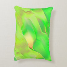 Sehr wenig in lebhaftem und altem Grün gehaucht