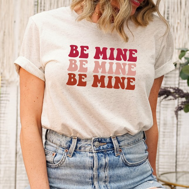 Sei das Valentinstag-Shirt T-Shirt (Be Mine, Valentine's Day, Romantic Tee, Heartfelt Love, Sweetheart Shirt, Love Confession, Valentine)