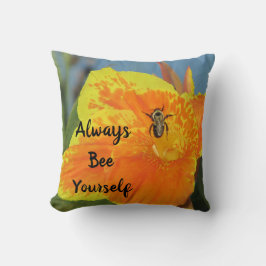 Sei du selbst Orange Lily Foto Bee Pun Nature Spaß Kissen