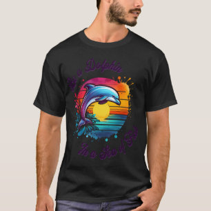 Sei ein Delfin in einem Meer von Fischen T-Shirt