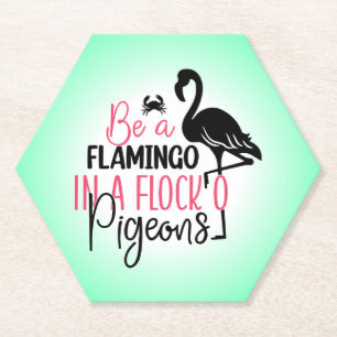 Sei ein Flamingo in einer Schar von Tauben Untersetzer