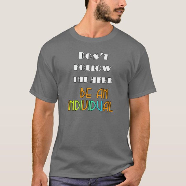 Sei ein Grauer T-Shirt (Vorderseite)