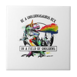 Sei ein Unicornasaurus Rex auf einem Feld von Einh Fliese