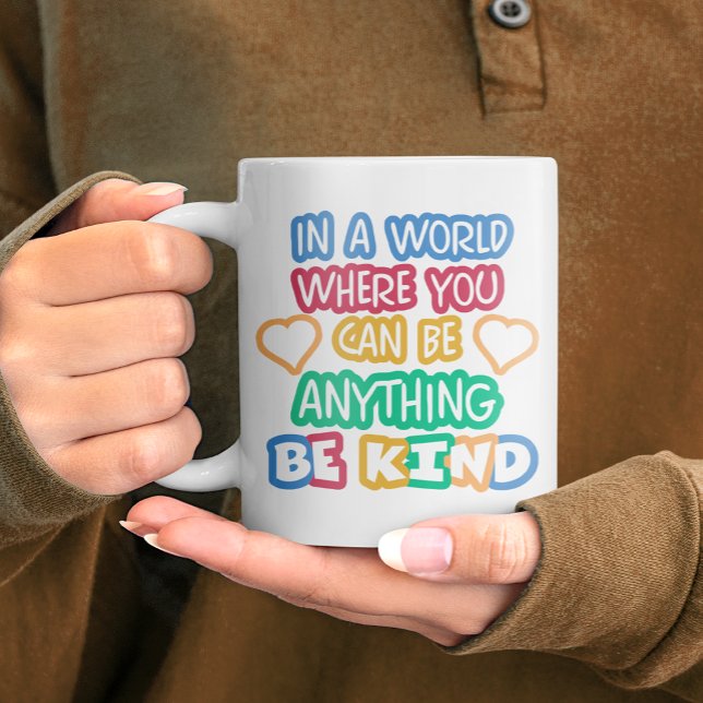 Sei freundlich farbenfrohe Positivität Girly Bold  Kaffeetasse (Von Creator hochgeladen)