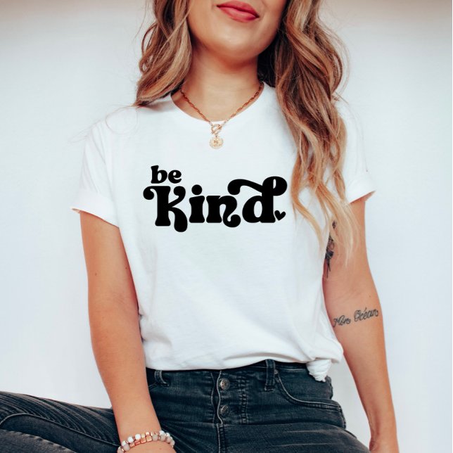 Sei freundlich Minimalistisch T-Shirt (Von Creator hochgeladen)