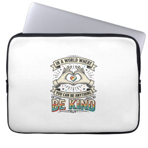 Sei freundlich Regenbogen Herz Hände Vintage-Shirt Laptopschutzhülle