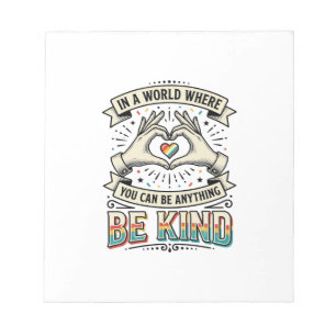 Sei freundlich Regenbogen Herz Hände Vintage-Shirt Notizblock