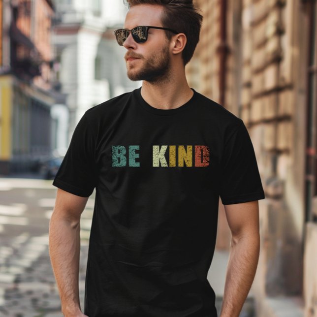 Sei freundlich T-Shirt (Von Creator hochgeladen)