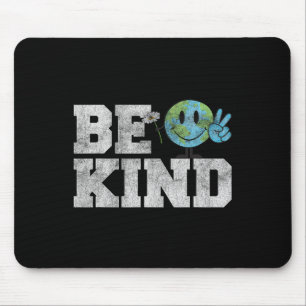 Sei gütiger Weltfrieden - Tag der Einheit gegen Mo Mousepad