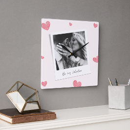 Sei mein Valentine | personalisiertes Foto | Rotes Quadratische Wanduhr