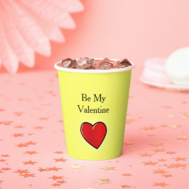 Sei mein valentinisches rotes Herz auf gelb Pappbecher