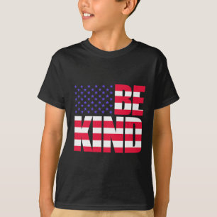 Sei mit 4. Juli US-Flagge Amerika T-Shirt