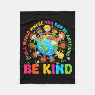 Sei nett in einer Welt Kinder Erde Welt Tag der Fr Fleecedecke
