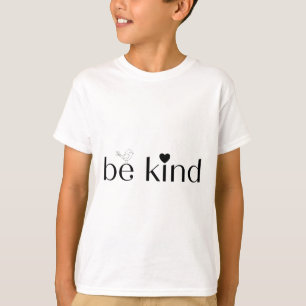 Sei nett mit kleinem Vogel und Herz T-Shirt