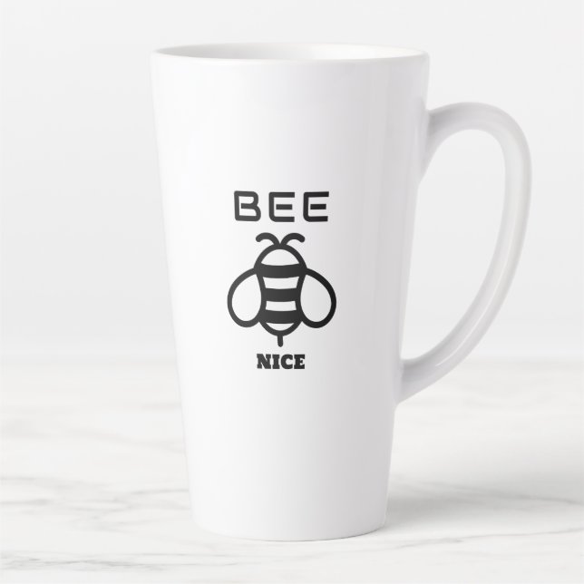 Sei nett mit minimalem Design Milchtasse (Rechts)