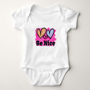 Sei nett Wasserfarben-Herzen Baby Strampler